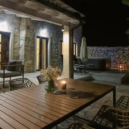 Casa Capris 빌라 Svetvinčenat